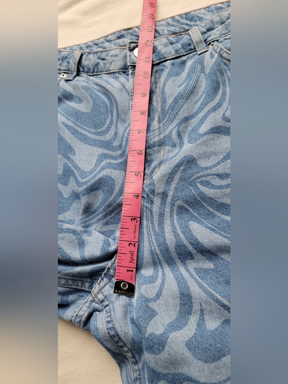 H&M Blue Swirl-Print Relaxed Jeans - Picture 7 of 10
